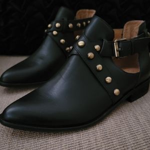 CORSO COMO DOON GENUINE LEATHER  STUDDED ANKLE BOOTS